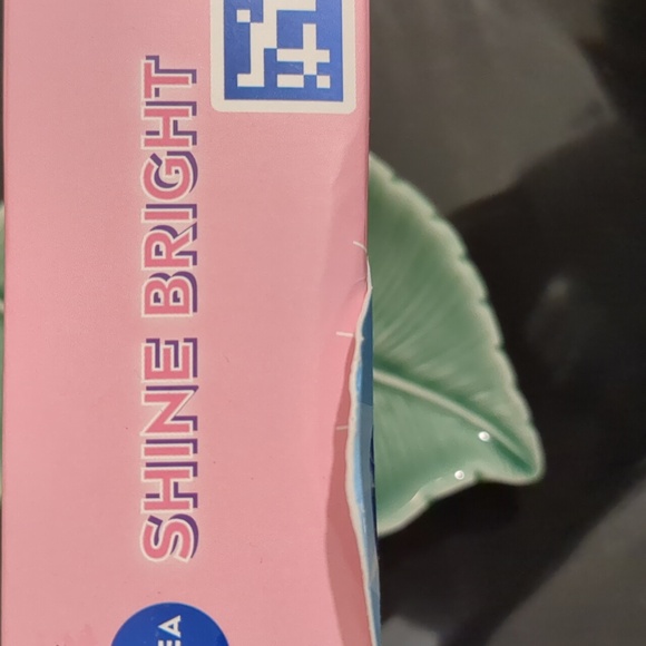 Lip Balm (3) - Picture 2 of 3